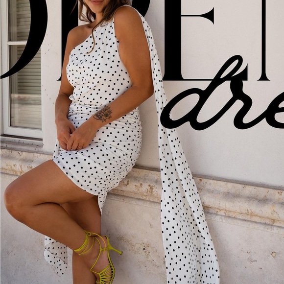 Mini Dress - Picture 2 of 3